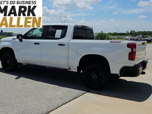 Used 2022 Chevrolet Silverado 1500 LT Trail Boss w/ Convenience Package II AWD/4WD image 6