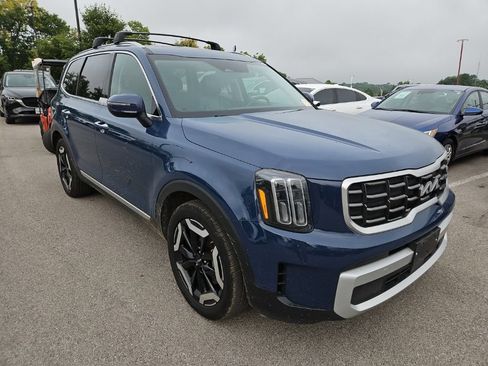 Used 2025 Kia Telluride S AWD/4WD image 2
