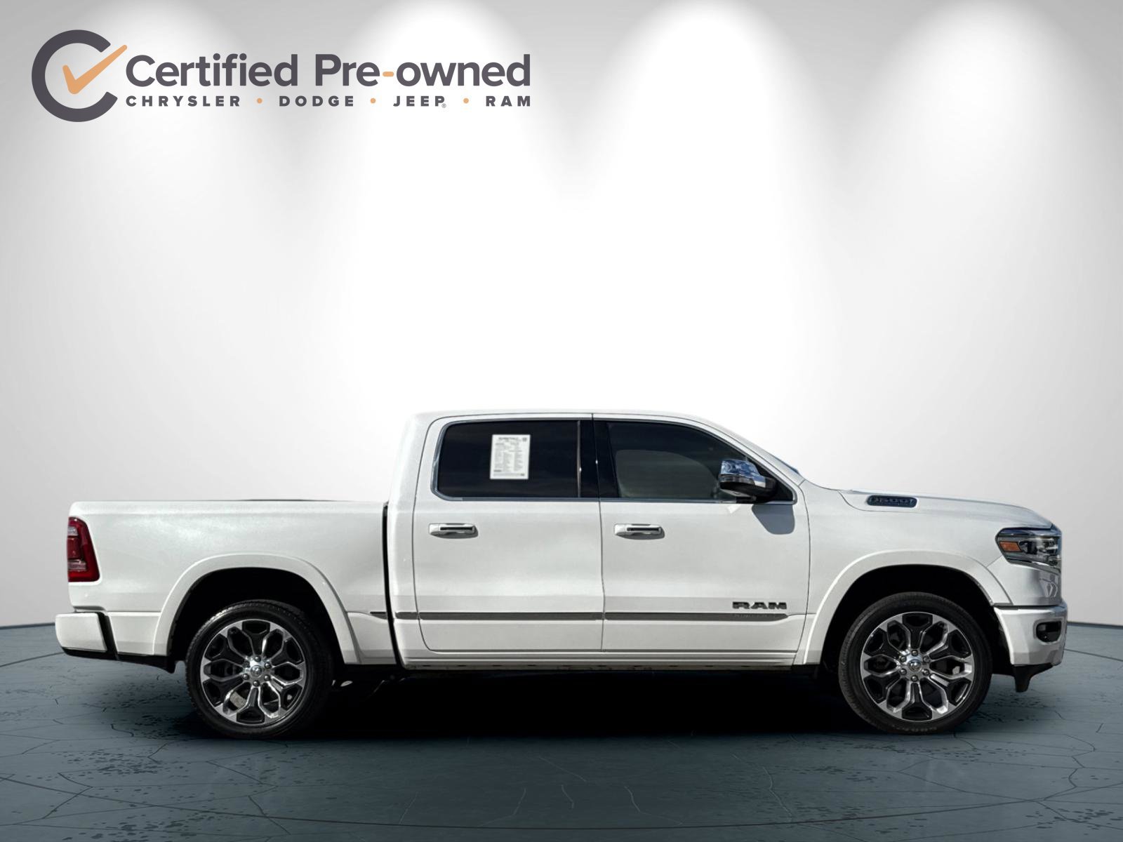 Used 2022 RAM 1500 Limited w/ Body Color Bumper Group AWD/4WD image 3