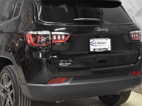 New 2026 Jeep Compass Limited image 9