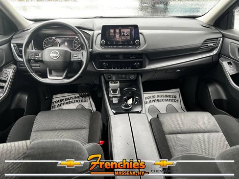 Used 2025 Nissan Rogue SV AWD/4WD image 10