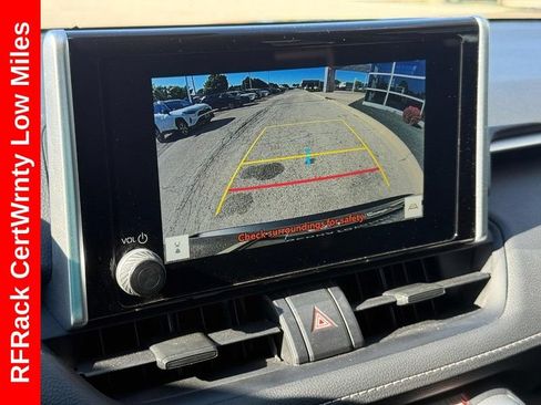 Used 2025 Toyota RAV4 XLE FWD image 25