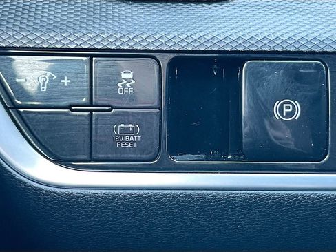 Used 2023 Kia Sportage LX image 11