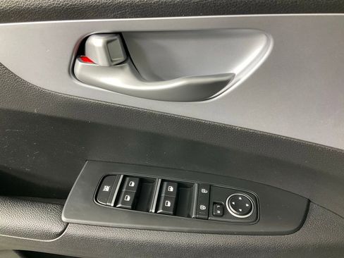 Used 2023 Kia Forte LXS image 14