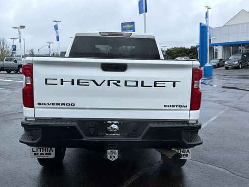 Used 2025 Chevrolet Silverado 2500 Custom w/ Custom Convenience Package image 6