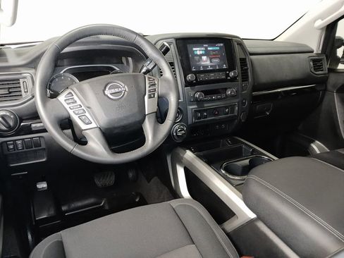 Used 2024 Nissan Titan SV w/ SV Convenience Package image 9