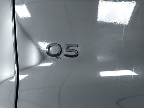 Used 2025 Audi Q5 Premium Plus w/ Premium Plus AWD/4WD image 27