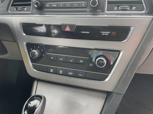 Used 2017 Hyundai Sonata SE FWD image 23