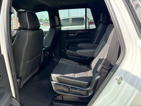 Used 2026 GMC Yukon Elevation RWD image 6