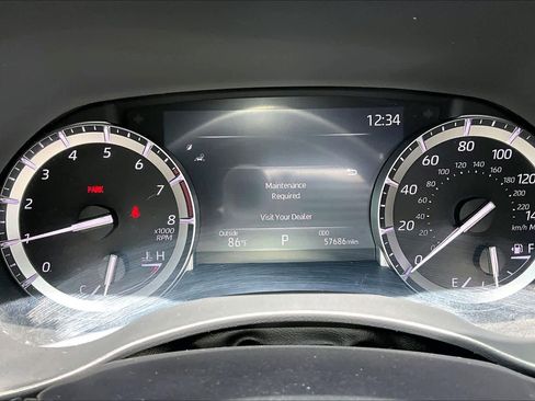 Used 2022 Toyota Highlander XSE FWD image 24