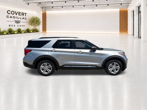 Used 2023 Ford Explorer XLT RWD image 15