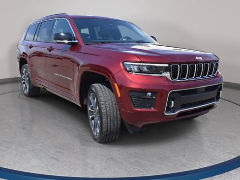 Used 2025 Jeep Grand Cherokee L Overland w/ Advanced Protech Group III AWD/4WD image 4