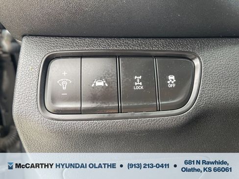 Used 2020 Hyundai Santa Fe SE image 25