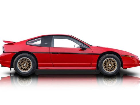Used 1988 Pontiac Fiero GT RWD image 2