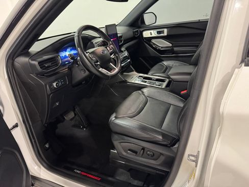Used 2022 Ford Explorer ST w/ Equipment Group 401A AWD/4WD image 16