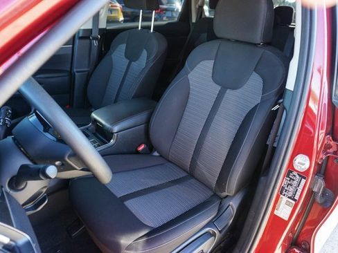 Used 2023 Kia Sorento LX image 13