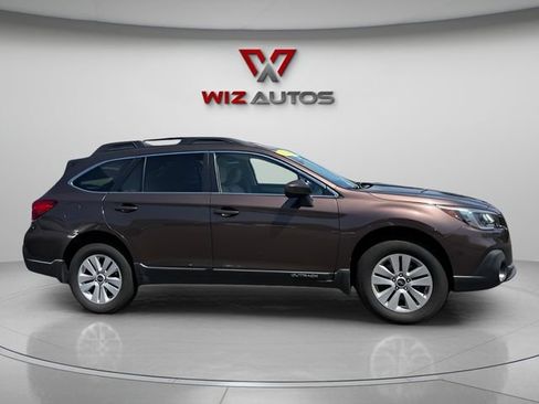 Used 2019 Subaru Outback 2.5i Premium AWD/4WD image 6