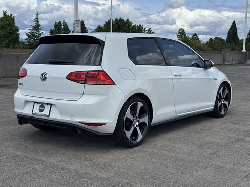 Used 2015 Volkswagen GTI SE FWD image 5