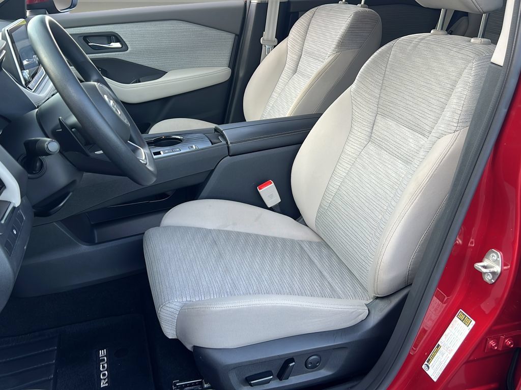 Used 2021 Nissan Rogue SV FWD image 11