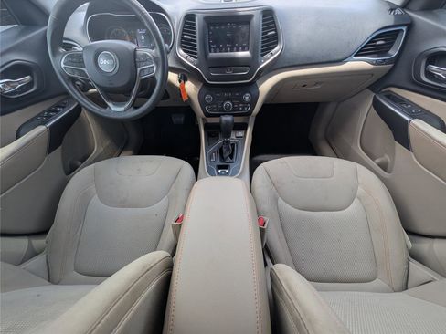 Used 2019 Jeep Cherokee Latitude w/ Popular Appearance Group FWD image 14