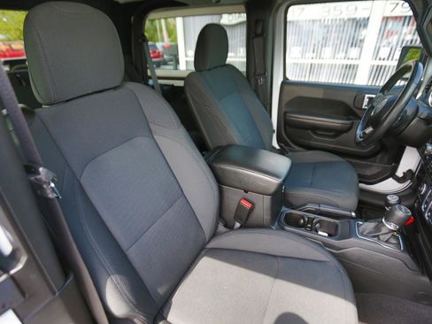 Used 2021 Jeep Wrangler Sport AWD/4WD image 17