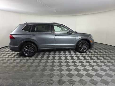 Used 2022 Volkswagen Tiguan SE image 6