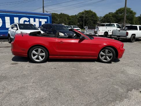 Used 2013 Ford Mustang Convertible RWD image 9