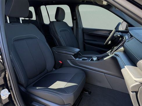 New 2025 Jeep Grand Cherokee Laredo w/ Luxury Tech Group I image 39