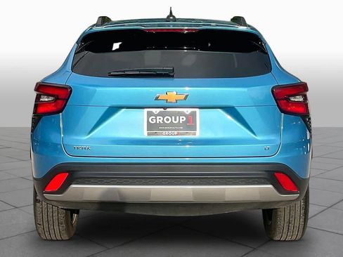 Used 2025 Chevrolet Trax LT FWD image 5