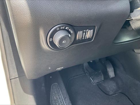 New 2026 Jeep Compass Latitude AWD/4WD image 18
