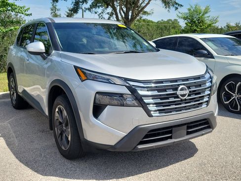 Certified 2024 Nissan Rogue SV FWD image 2