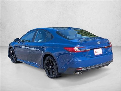 Used 2025 Toyota Camry SE FWD image 8
