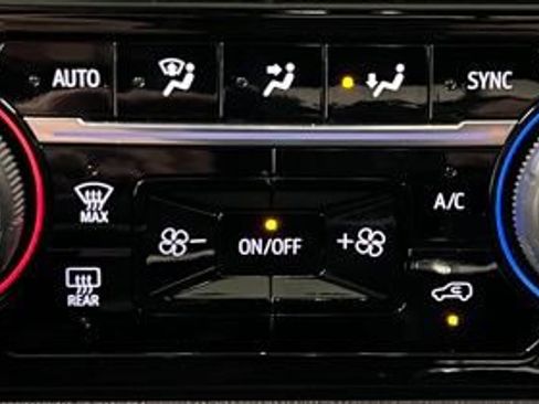 Used 2023 Chevrolet Silverado 1500 High Country w/ High Country Premium Package image 34