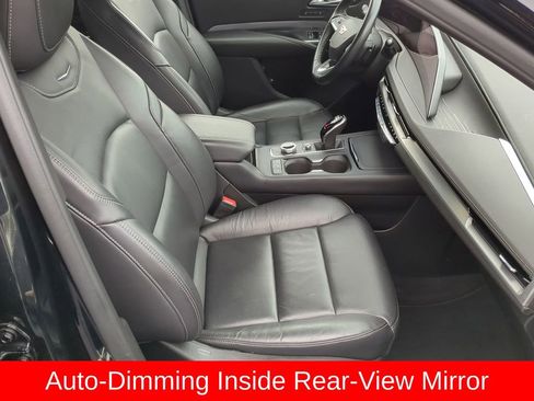 Used 2024 Cadillac XT4 Premium Luxury image 18