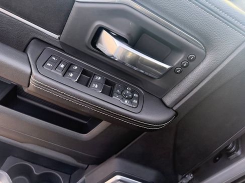 New 2026 RAM 2500 Laramie AWD/4WD image 7