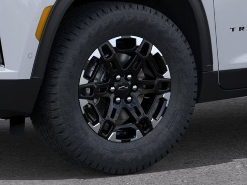 New 2027 Chevrolet Traverse Z71 w/ Enhanced Driving Package AWD/4WD image 9