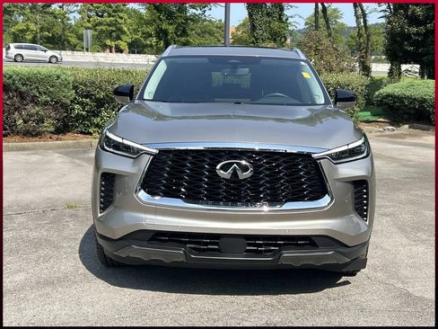 Used 2023 INFINITI QX60 Sensory w/ Cargo Package FWD image 2