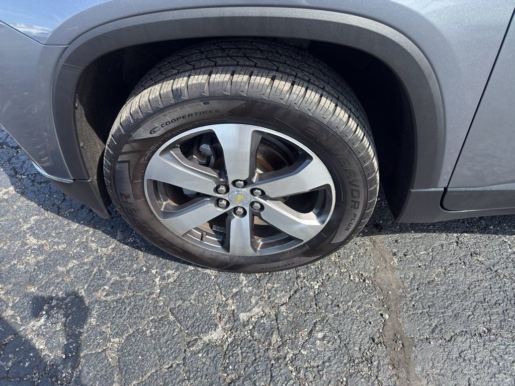 Used 2020 Chevrolet Traverse LT w/ LT Premium Package FWD image 10
