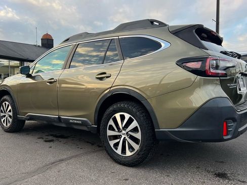 Used 2021 Subaru Outback Premium image 4