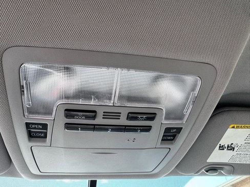 Used 2014 Toyota Highlander Limited image 22