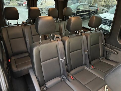Used 2019 Mercedes-Benz Sprinter 2500 image 14
