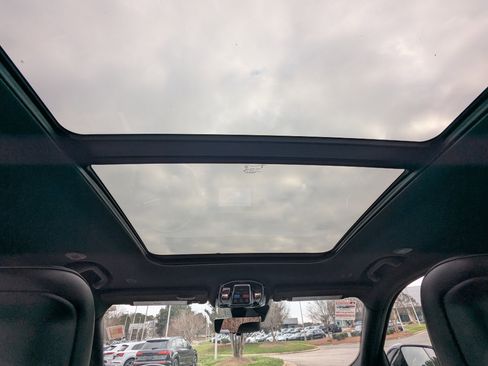 Certified 2021 Jeep Grand Cherokee L Overland w/ Luxury Tech Group IV image 13