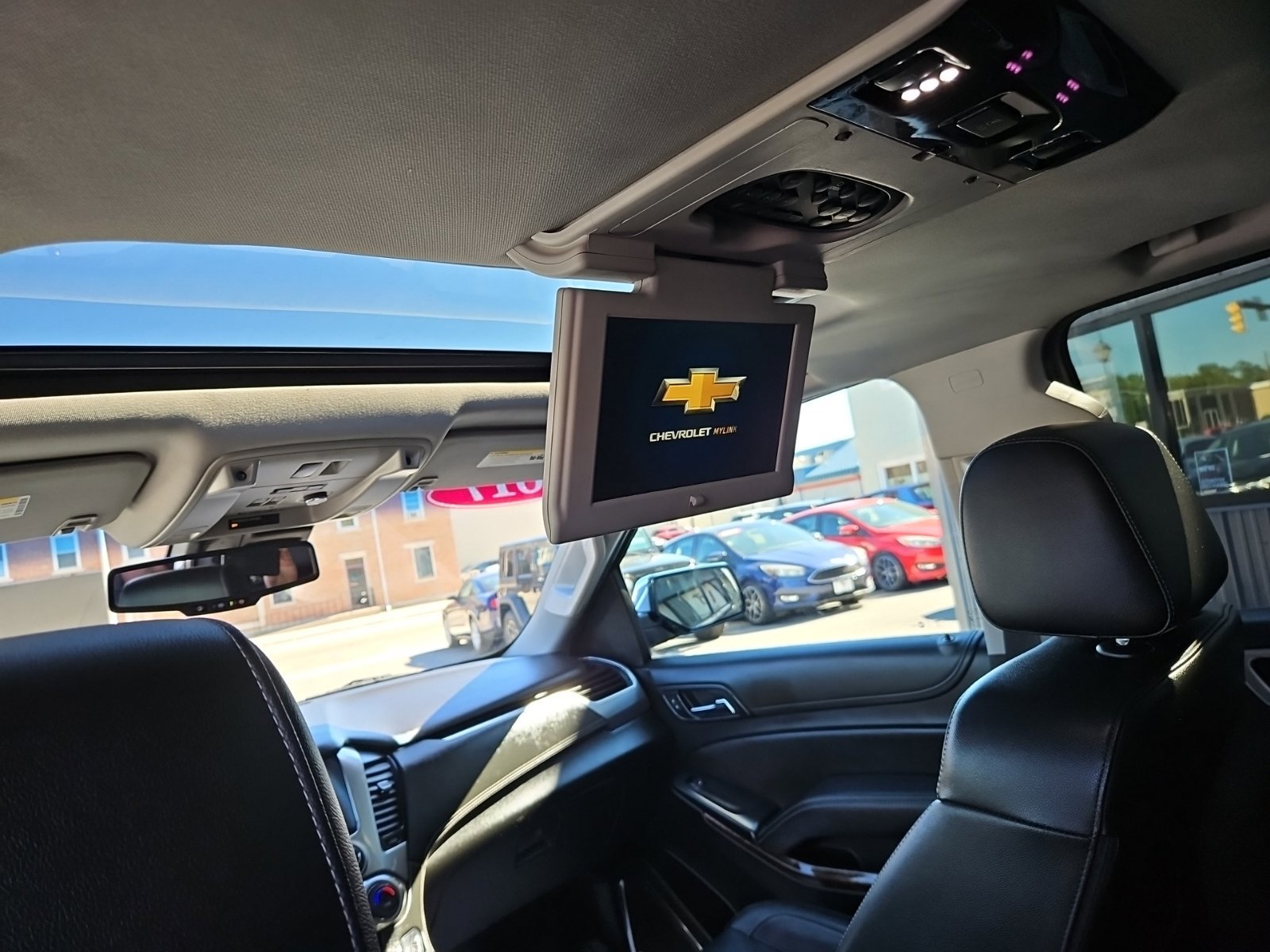 Used 2017 Chevrolet Suburban Premier AWD/4WD image 18