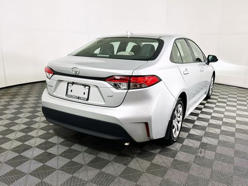 Certified 2025 Toyota Corolla LE FWD image 3