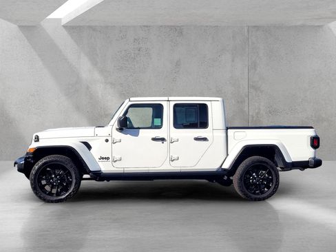Used 2024 Jeep Gladiator Sport image 7