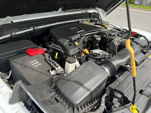 Used 2019 Jeep Wrangler Unlimited Rubicon AWD/4WD image 29