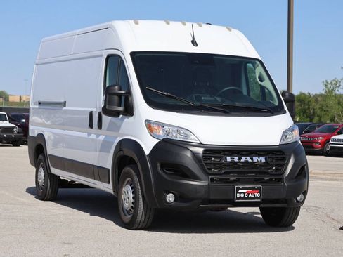 Used 2025 RAM ProMaster 2500 w/ Convenience Group FWD image 4