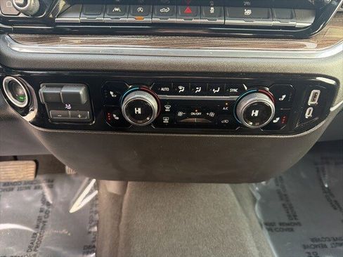 Used 2025 Chevrolet Silverado 1500 LT image 37