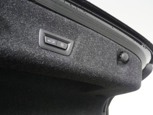 Certified 2025 BMW 330i xDrive Sedan image 18