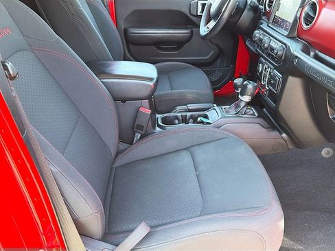 Used 2018 Jeep Wrangler Unlimited Rubicon AWD/4WD image 17
